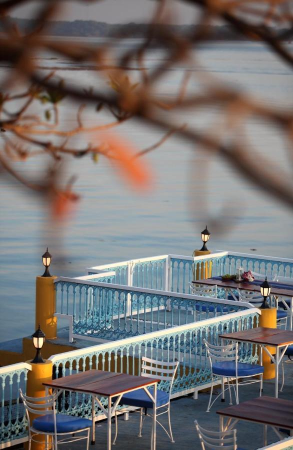 Bloom Boutique Waterfront Fort Коччи Экстерьер фото
